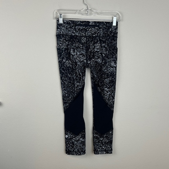 Lululemon Pace Rival Crop 22” Leggings Achromatize Ice Grey Black - Picture 3 of 5